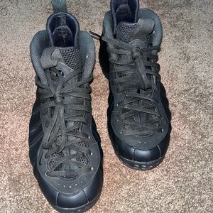 Nike Foamposites “anthracite” Size 10